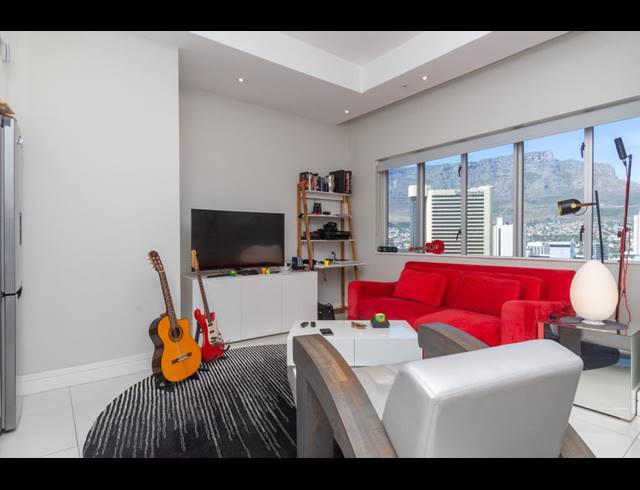 1 BEDROOM APARTMENT RENTED IN CAPE TOWN CITY CENTRE
